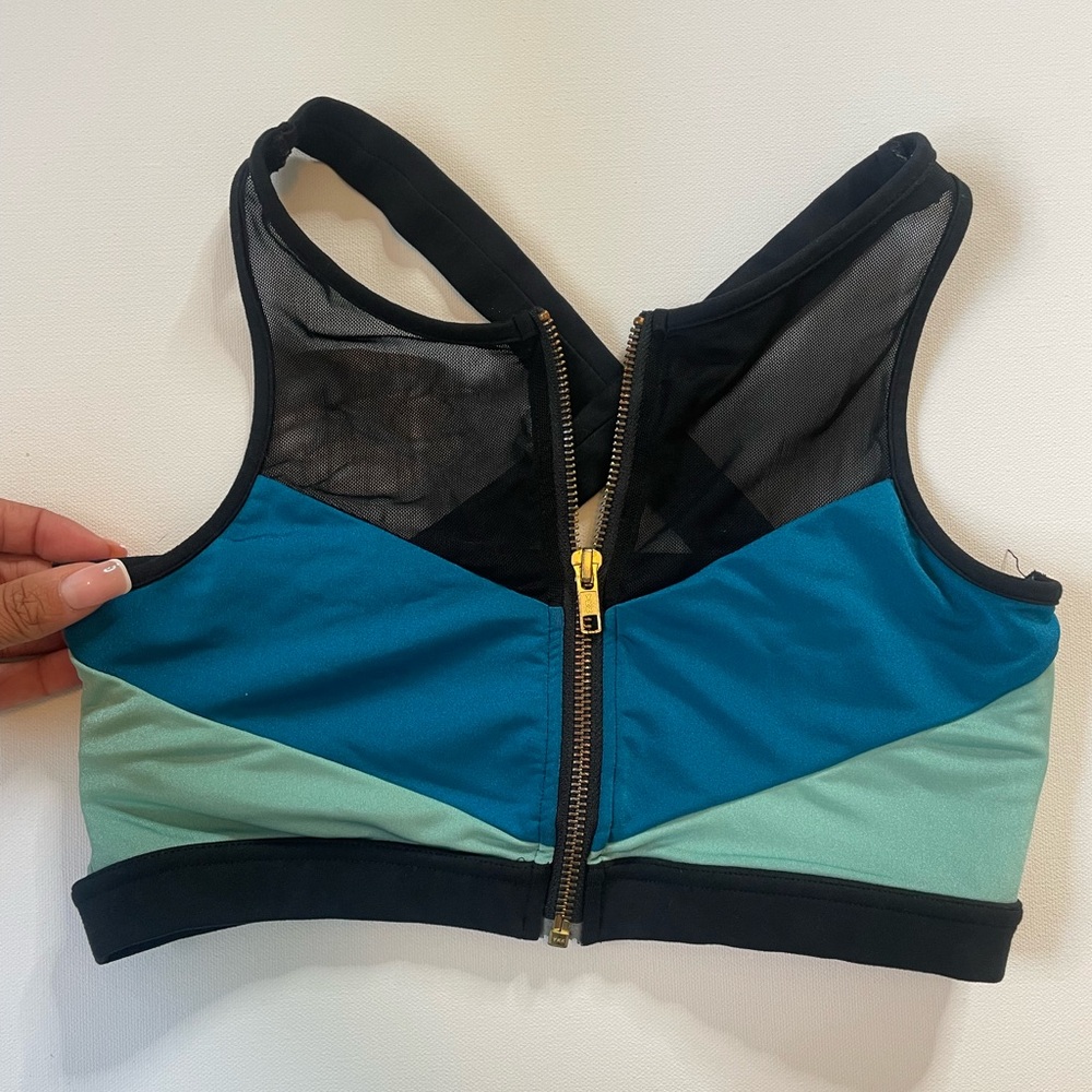 Buffbunny sports bra crop top full zip in front